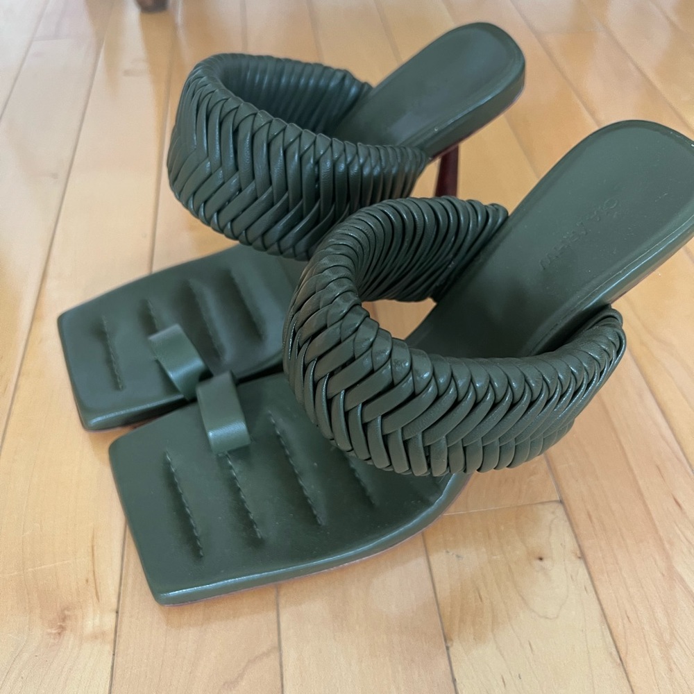 GIA/RHW
Woven Toe-Ring Slide High-Heel Sandals 39 brand new